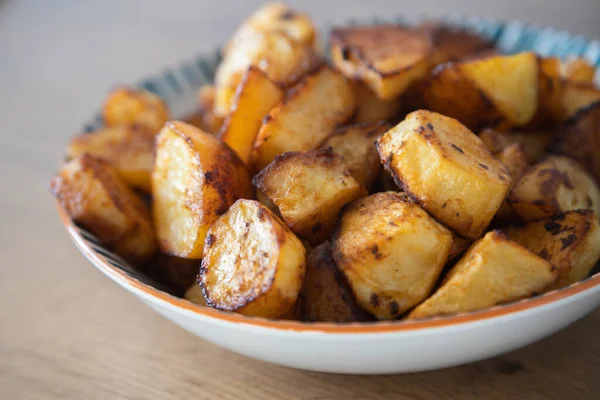 Kryddad Krispig Rostad Potatis Serverad Skål — Stockfoto