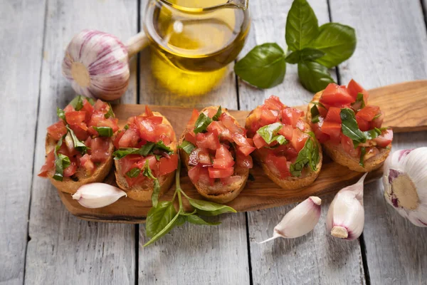 Classic Italian Bruschette Grilled Bread Slices Tomato Basil — Stock Photo, Image
