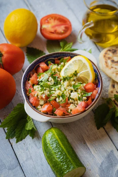 Salade Taboulé Libanaise Bulgur Persil Concombre Tomate Citron Huile Olive — Photo