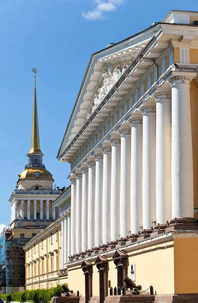 Ρωσία. Αγία Πετρούπολη. μια άποψη του Ναυαρχείου — Φωτογραφία Αρχείου