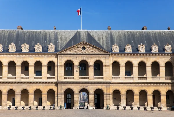 Courtyard of Les Invalides, Париж — стоковое фото
