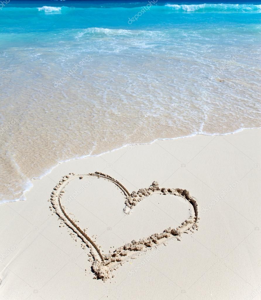 Heart- a picture on sand Stock Photo by ©KKulikov 16655995