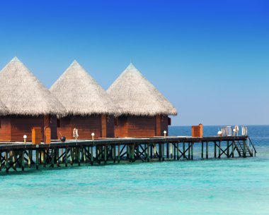 su üzerinde kazık evler