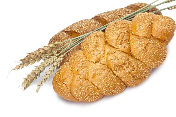 Brot auf weißem Hintergrund — Stockfoto