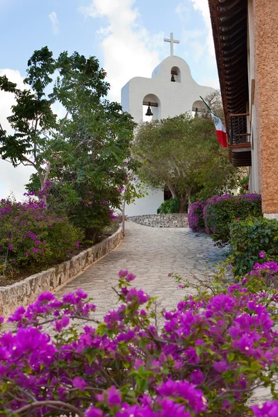 Kyrkan i parken xcaret. Mexico. — Stockfoto