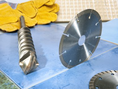 Zımba ve sökülebilir elmas disk bir kutu üzerindeki nozulları.