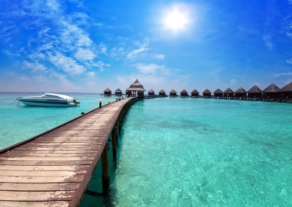 Vista sull'oceano e la casa sull'acqua — Foto Stock