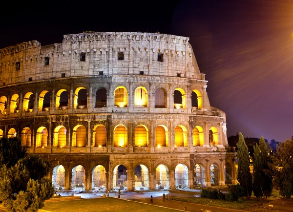 İtalya. Roma. gece collosseo — Stok fotoğraf