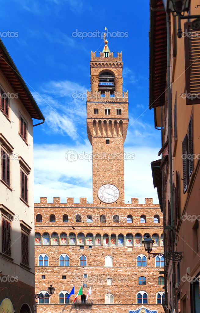 Часовая Башня Старого Дворца (Palazzo Vecchio) На Площади Синьории.