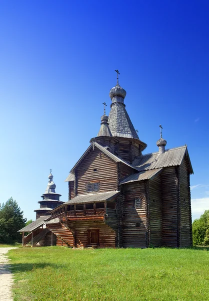 Museo al aire libre de arquitectura de madera antigua. Rusia. Vitoslavlitsy, Gran Novgorod — Foto de Stock