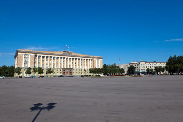 Gran Novgorod. Edificio del Ayuntamiento en la Plaza de la Victoria — Foto de Stock