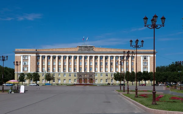 Μεγάλη Νόβγκοροντ. Δημοτικό Συμβούλιο κτίριο στην πλατεία νίκης. Ρωσία — Φωτογραφία Αρχείου