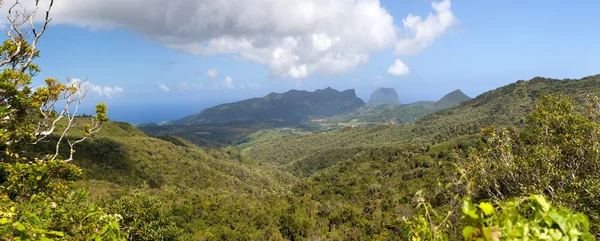 Mauritius. Standpunt in Alexanders park. Luchtfoto uitzicht op bergen en de zee. Panorama — Stockfoto