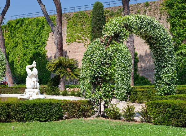 Vaticano. Um jardim do Vaticano — Fotografia de Stock