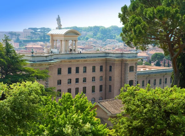 Blick auf Rom von der Seite der vatikanischen Gärten — Stockfoto