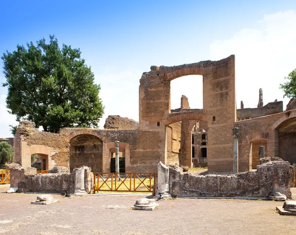 Villa Adriana- ruins of an imperial Adrian country house in Tivoli near Rome, — Stock Photo, Image