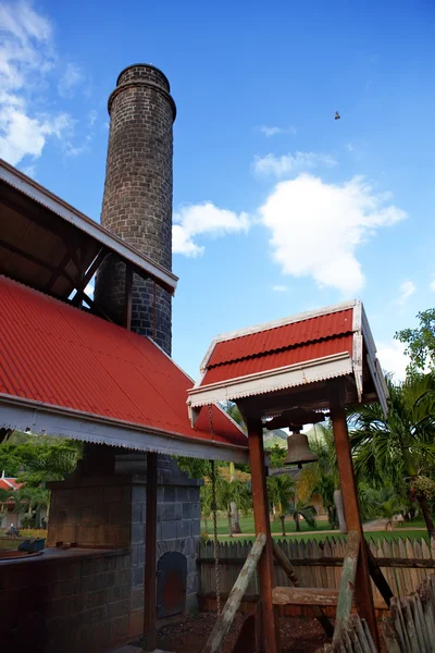 La antigua finca con pequeña fábrica de destilación de ron en Mauricio — Foto de Stock