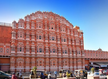 Jaipur, Hindistan - 29 Ocak: hawa mahal veya Rüzgar üzerinde 29 Ocak 2014 yılında jaipur, Hindistan Sarayı. cariyeler Sarayı pencereden bakmak olabilir