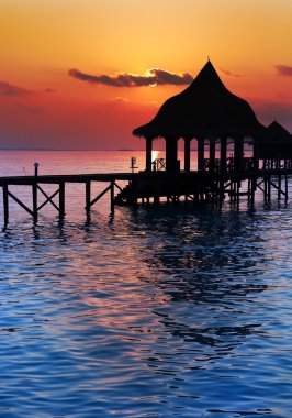 siluet arbor günbatımı huzur için su üzerinde