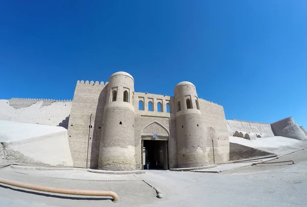Πύλη Στο Αρχαίο Τείχος Της Πόλης Ουζμπεκιστάν Κίβα — Φωτογραφία Αρχείου
