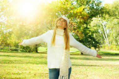 mutluluk kız enjoment doğa