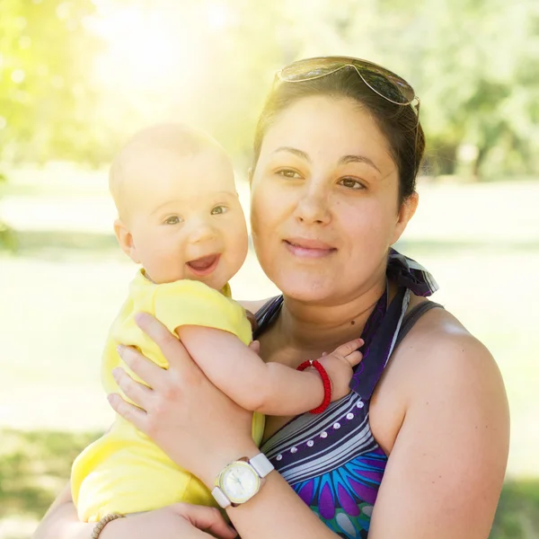 Happy mother and baby — Stock Photo, Image