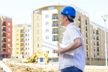 İnşaat alanında mühendis