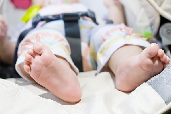 Pasgeboren baby voeten — Stockfoto