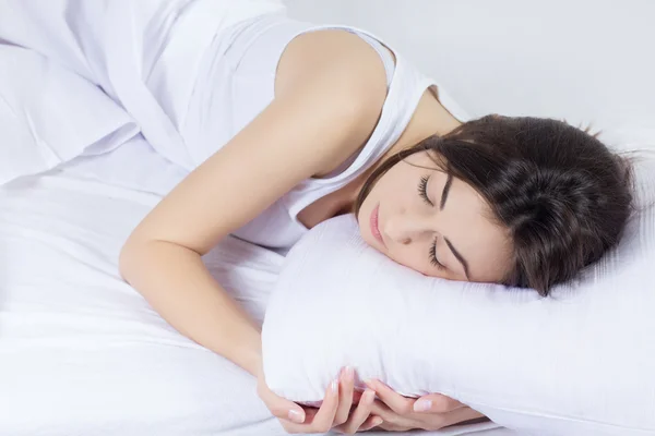 Hermosa joven durmiendo —  Fotos de Stock