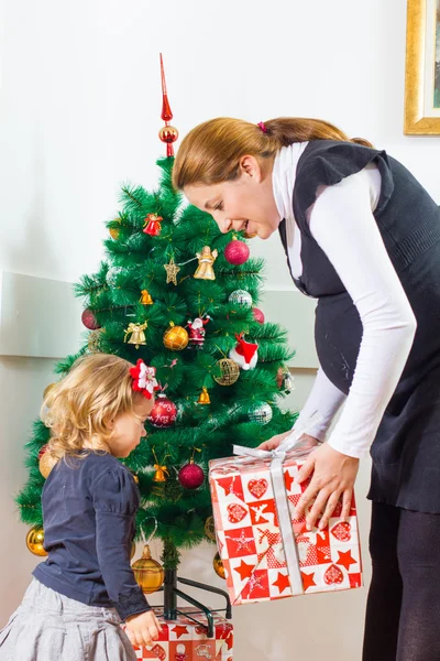 Familj jul ögonblicken — Stockfoto