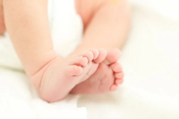 Neugeborene Babyfüße — Stockfoto