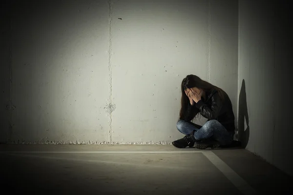 Deprimida adolescente — Foto de Stock