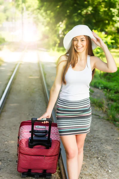 Mulher atraente viajando — Fotografia de Stock