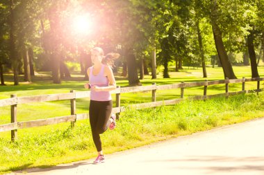 çalışan kadın koşu