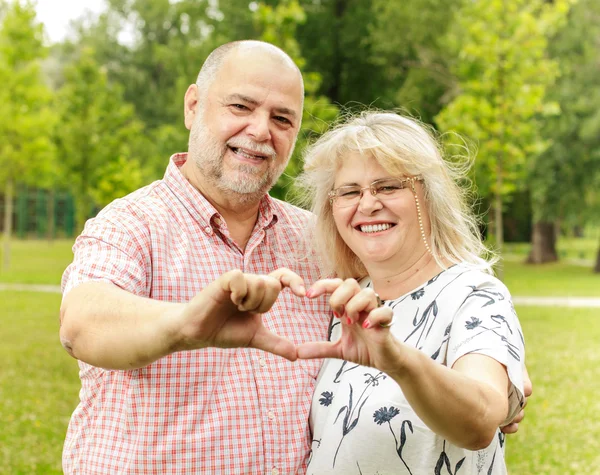 Romantický starší pár — Stock fotografie