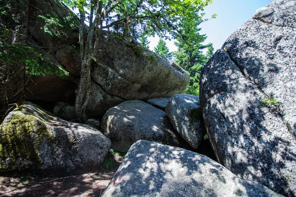 Formación Una Roca Más Grande Rocas Ígneas Granodiorita Situada Medio — Foto de Stock