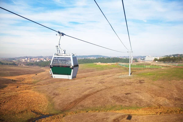 Funivia Panoramici Paesaggi Naturali Campi Colline Trasporti Passeggeri Attrazioni Turistiche — Foto Stock