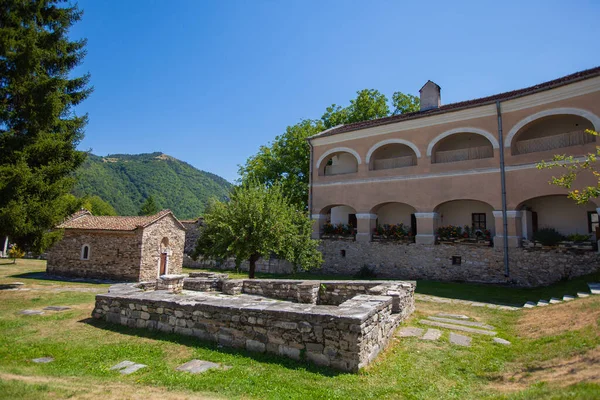 12世紀のセルビア正教会の修道院 ステュデニカ修道院 ユネスコ世界文化遺産 セルビア ヨーロッパ — ストック写真
