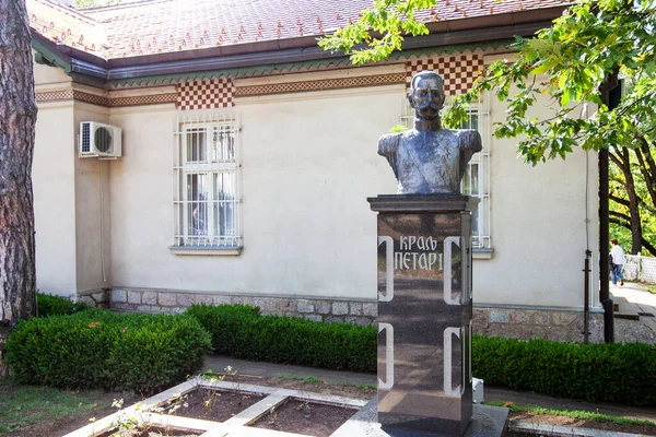 Skulptur Kung Peter Karadjordjevic Serbien Inför Kung Peters Hus Mausoleum — Stockfoto