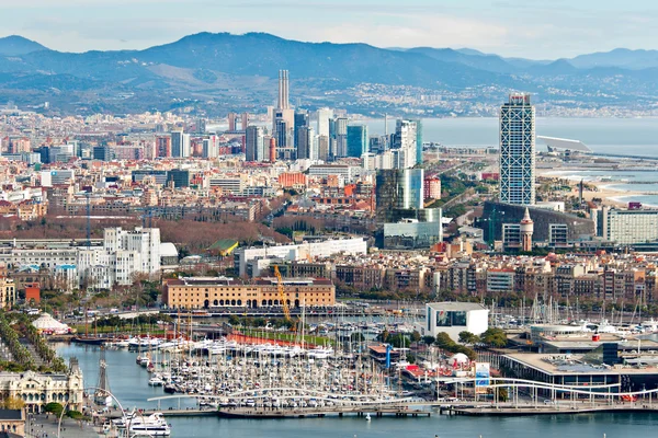 Luchtfoto van port vell in barcelona — Stockfoto