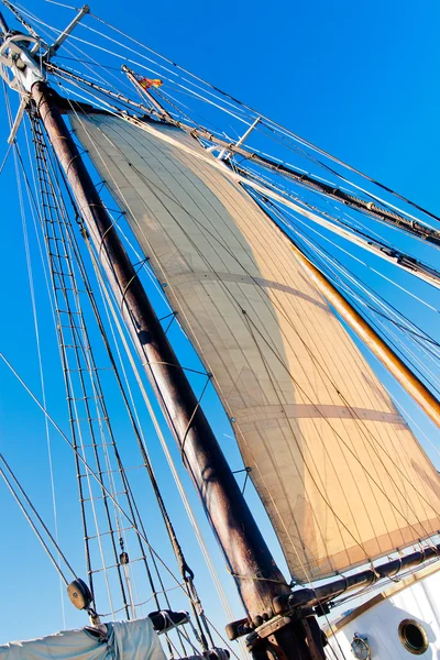 Old Schooner mast, sail and Rope — Stock Photo, Image