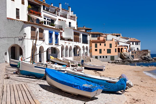 El pueblo de Calella de Palafrugell (Costa Brava, Cataluña, S — Foto de Stock