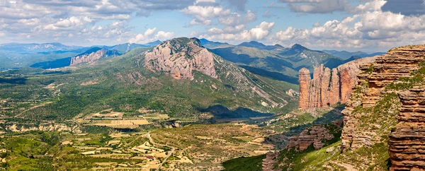 Mallos Riglos panoráma, Huesca, Spanyolország — Stock Fotó