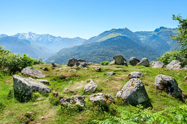Förhistoriska Almendres i franska Pyrenéerna — Stockfoto