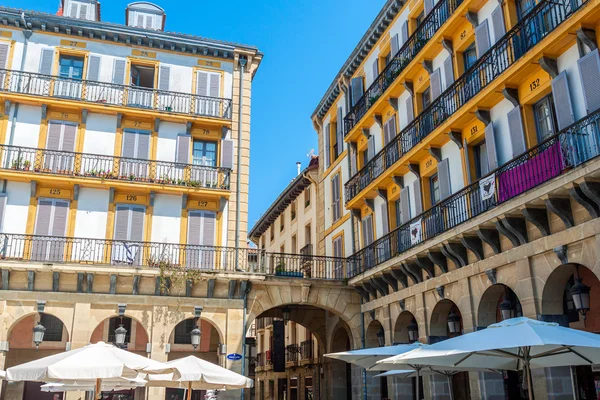 San sebastian, Spanien - augusti 13: casco viejo i san sebastian, — Stockfoto