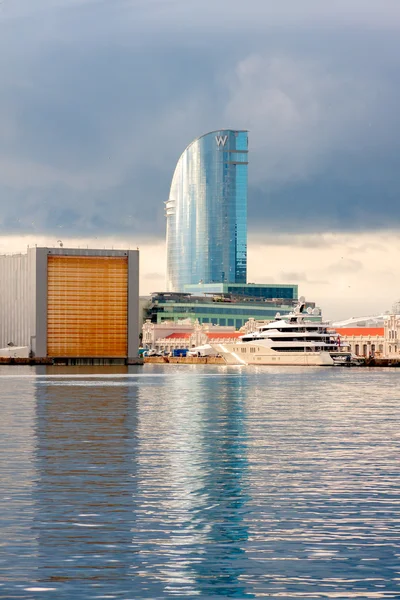 BARCELONA, SPAIN - MAY 2: W Hotel at Port Vell on May 2, 2014 in — Stock Photo, Image