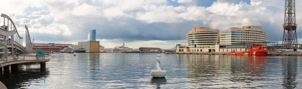 Barcelona, Spanien - 2 maj: port vell den 2 maj 2014 i barcelona. — Stockfoto