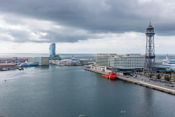 Barcelona, spanien - 2 mai: port vell am 2 mai 2014 in barcelona. — Stockfoto