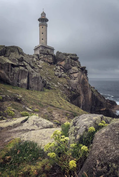 Punta Nariga Deniz Feneri Ölüm Kıyısı Galiçya Spanya — Stok fotoğraf