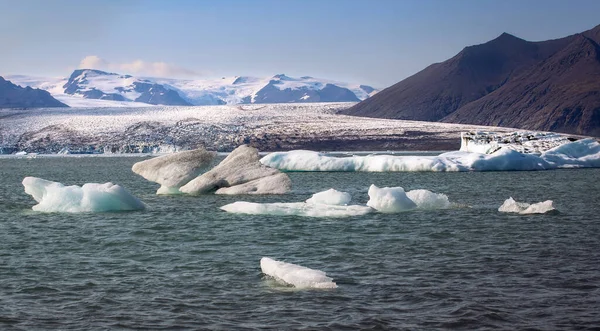 Iceberg Galleggianti Nella Laguna Del Ghiacciaio Jokulsarlon Islanda — Foto Stock